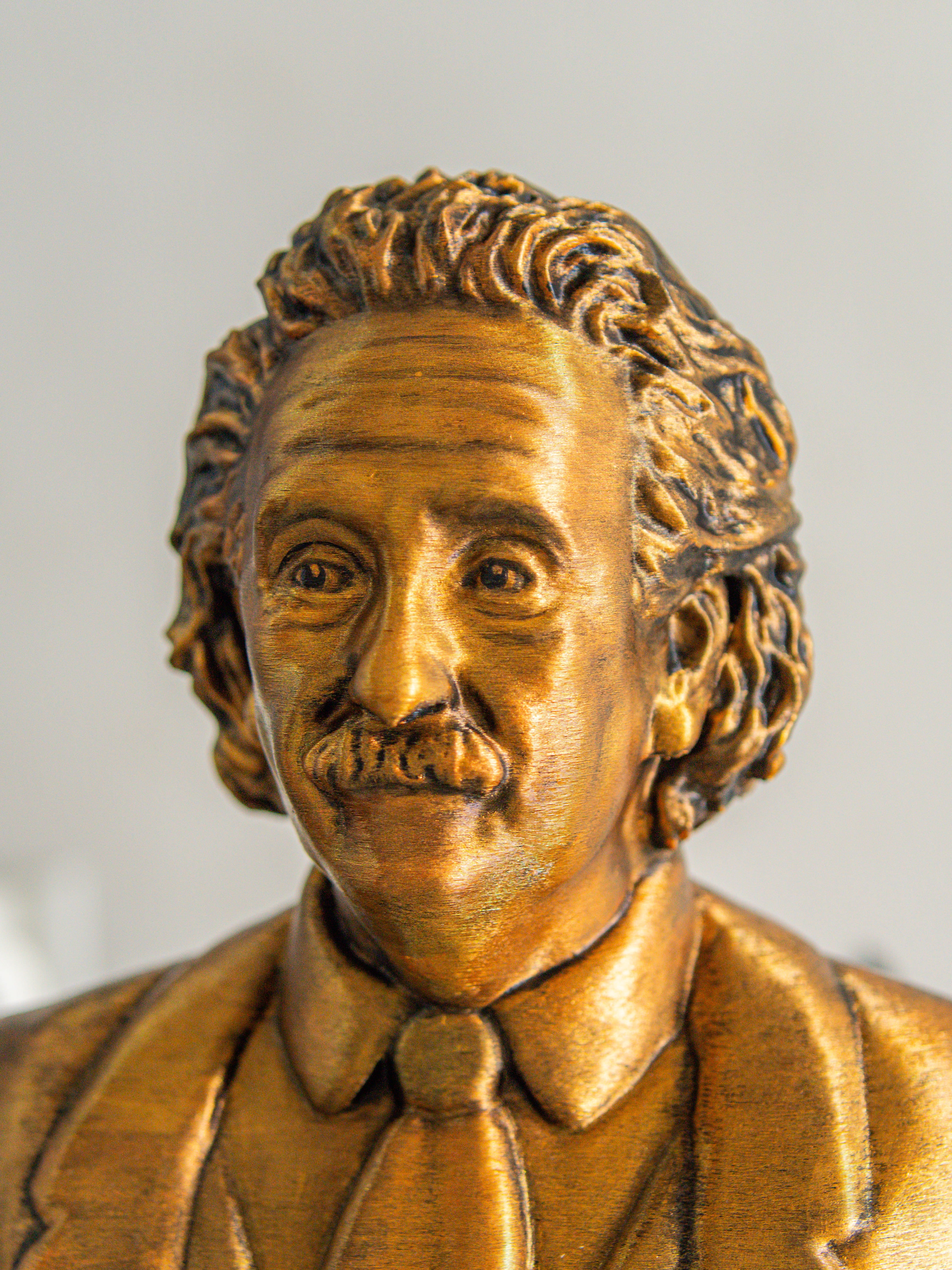 Minime HERO - Customized Premium Golden Sculpture