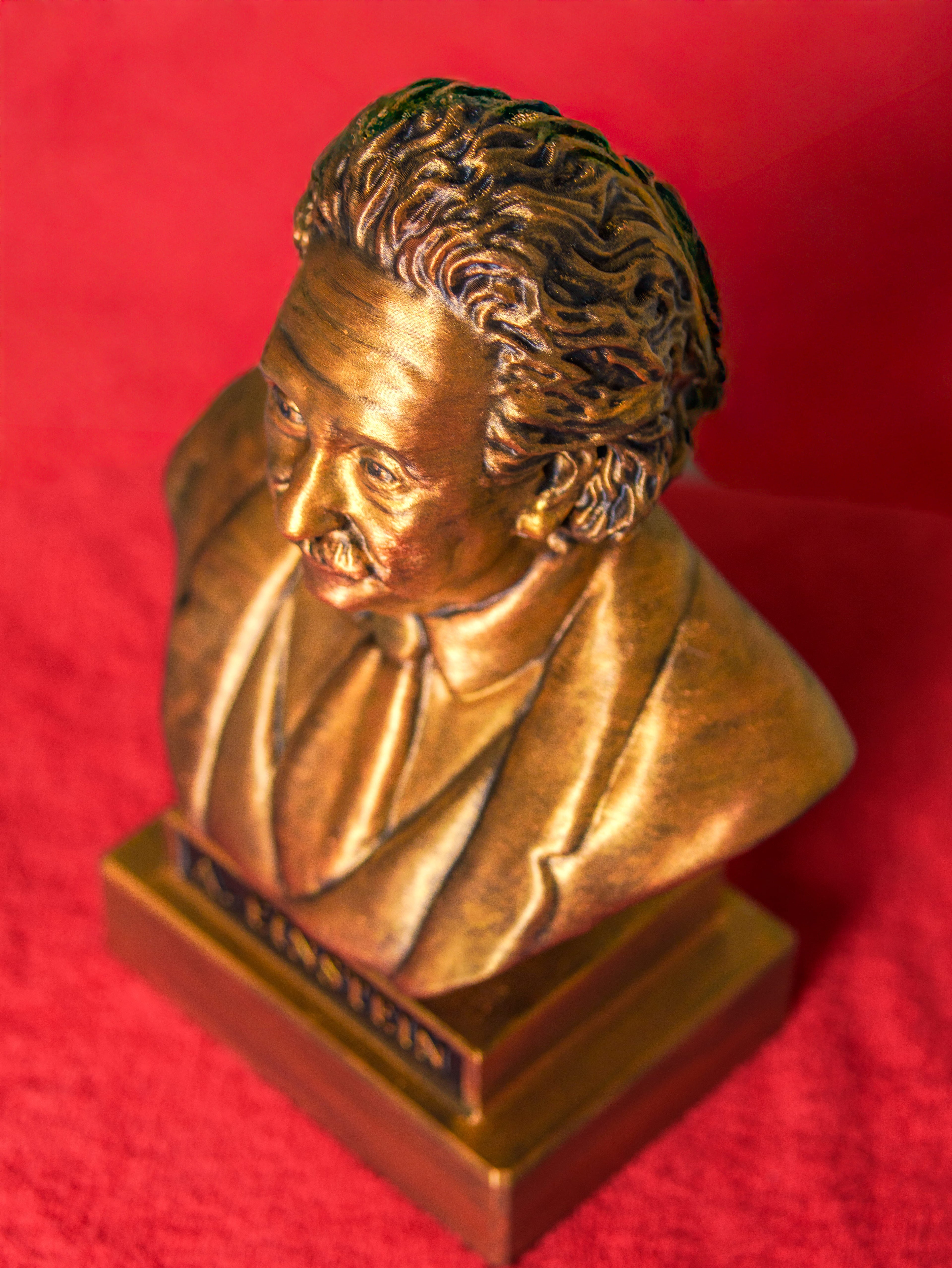 Minime HERO - Customized Premium Golden Sculpture